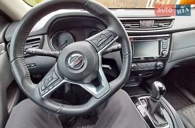 Внедорожник / Кроссовер Nissan Rogue 2018 в 