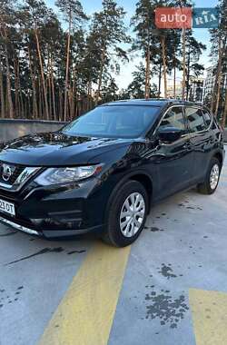 Внедорожник / Кроссовер Nissan Rogue 2018 в 
