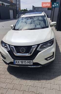 Внедорожник / Кроссовер Nissan Rogue 2017 в 
