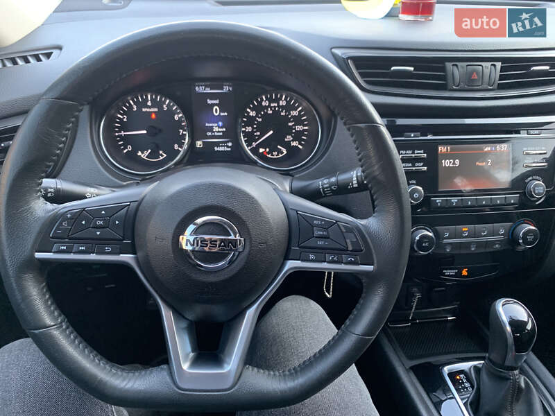 Позашляховик / Кросовер Nissan Rogue 2016 в Чернігові