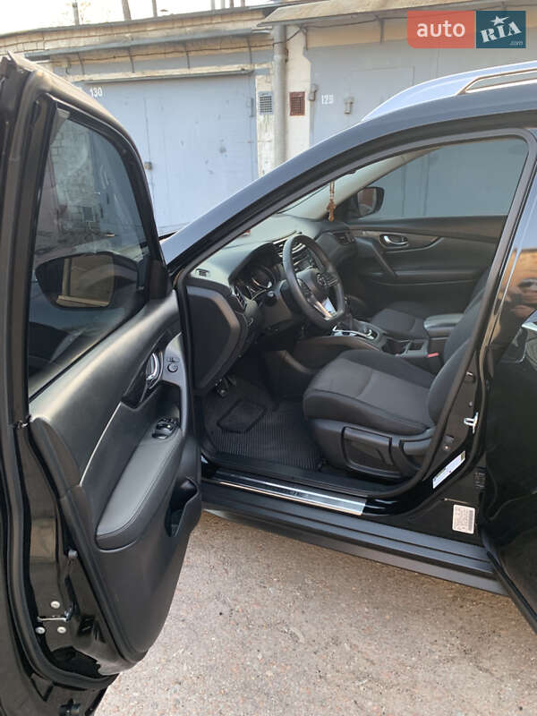 Позашляховик / Кросовер Nissan Rogue 2016 в Чернігові