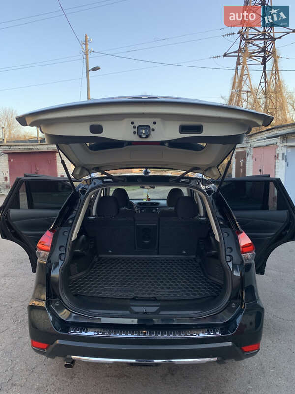 Позашляховик / Кросовер Nissan Rogue 2016 в Чернігові