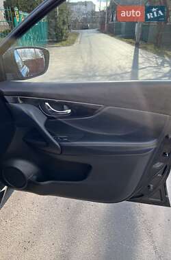 Внедорожник / Кроссовер Nissan Rogue 2020 в 