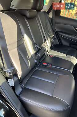 Внедорожник / Кроссовер Nissan Rogue 2020 в 