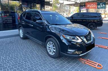 Внедорожник / Кроссовер Nissan Rogue 2018 в 