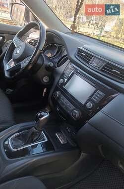 Внедорожник / Кроссовер Nissan Rogue 2018 в 