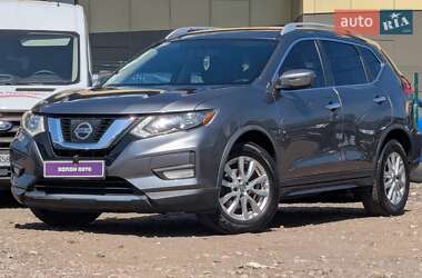 Внедорожник / Кроссовер Nissan Rogue 2017 в 