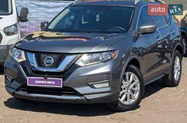Внедорожник / Кроссовер Nissan Rogue 2017 в 