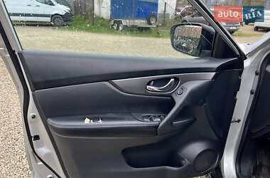Внедорожник / Кроссовер Nissan Rogue 2015 в 