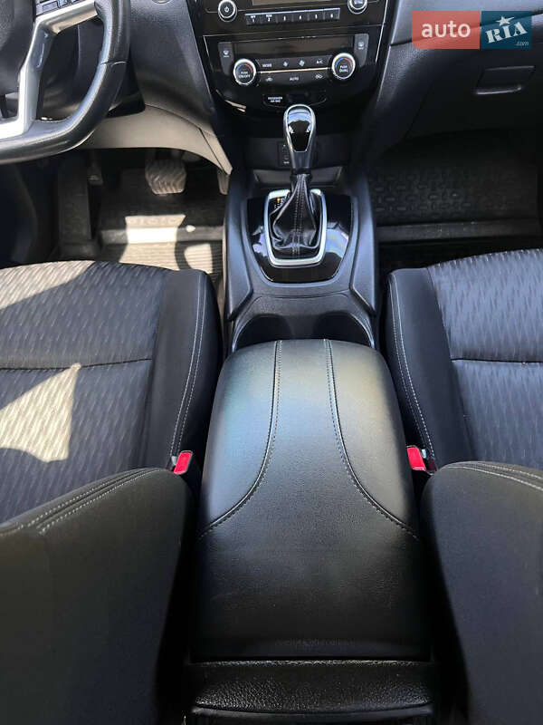 Позашляховик / Кросовер Nissan Rogue 2016 в Вінниці