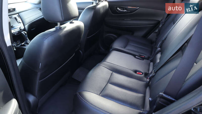 Внедорожник / Кроссовер Nissan Rogue 2016 в Каменец-Подольском