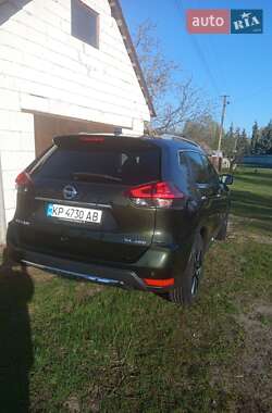 Внедорожник / Кроссовер Nissan Rogue 2018 в 