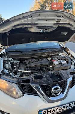 Внедорожник / Кроссовер Nissan Rogue 2015 в 