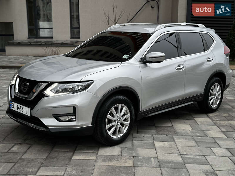 Внедорожник / Кроссовер Nissan Rogue 2018 в 