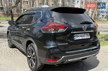 Внедорожник / Кроссовер Nissan Rogue 2018 в 