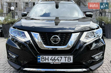 Внедорожник / Кроссовер Nissan Rogue 2018 в 