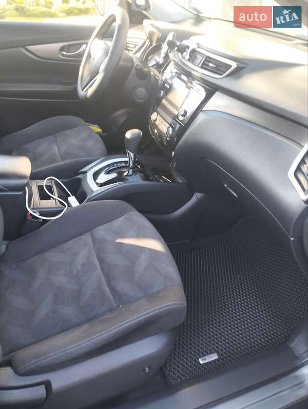 Внедорожник / Кроссовер Nissan Rogue 2015 в Львове