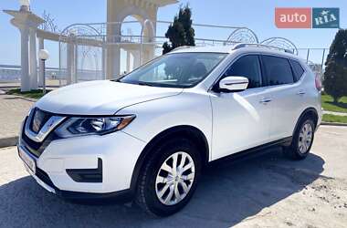 Внедорожник / Кроссовер Nissan Rogue 2017 в 
