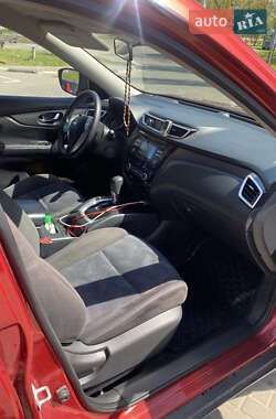 Внедорожник / Кроссовер Nissan Rogue 2015 в 
