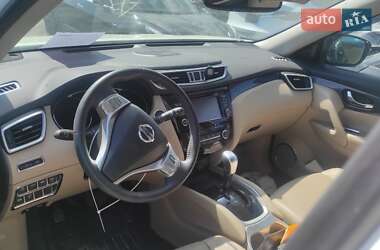 Позашляховик / Кросовер Nissan Rogue 2015 в 