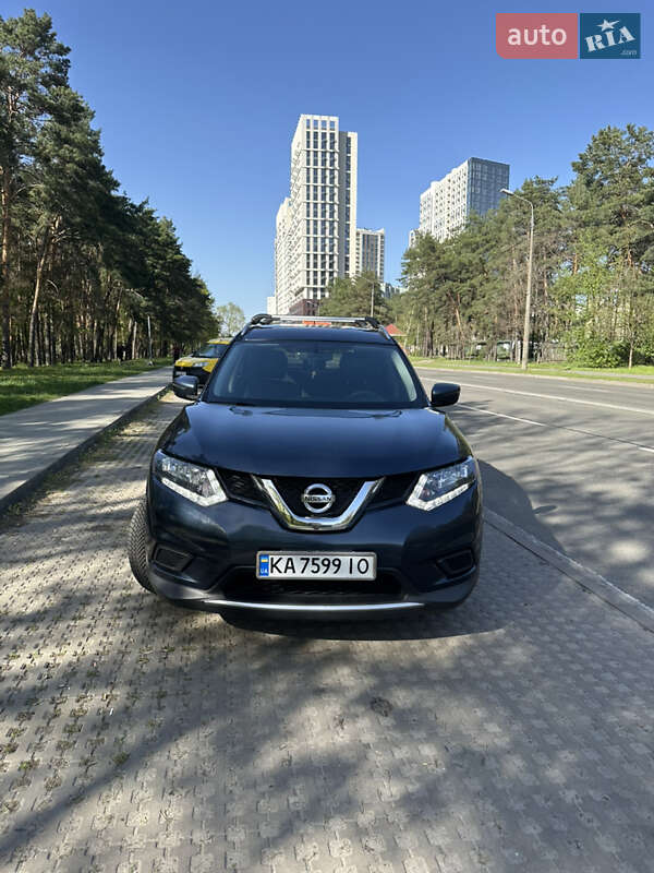 Внедорожник / Кроссовер Nissan Rogue 2016 в Киеве