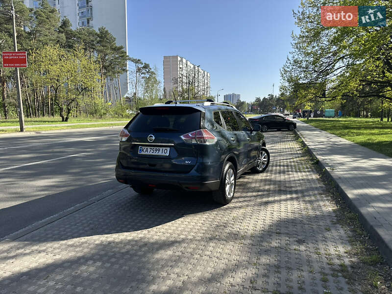 Внедорожник / Кроссовер Nissan Rogue 2016 в Киеве