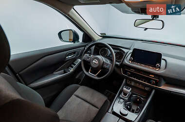 Позашляховик / Кросовер Nissan Rogue 2024 в 