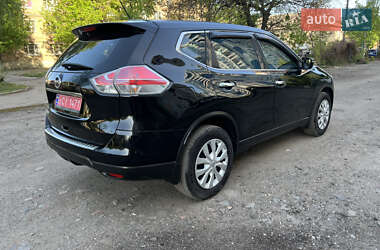 Позашляховик / Кросовер Nissan Rogue 2015 в 