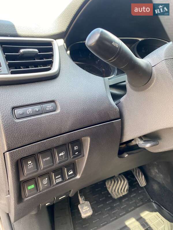 Внедорожник / Кроссовер Nissan Rogue 2016 в Киеве