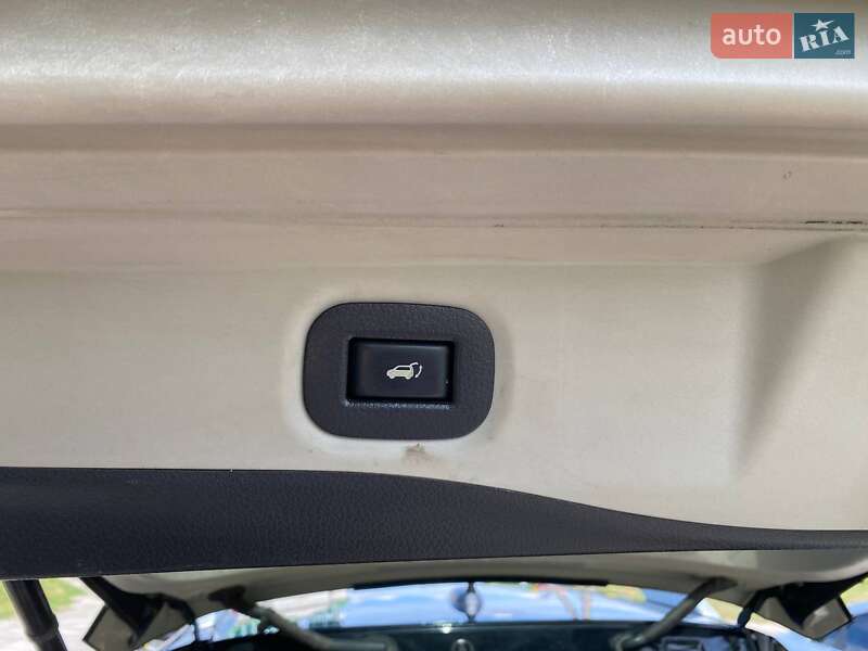 Внедорожник / Кроссовер Nissan Rogue 2016 в Киеве