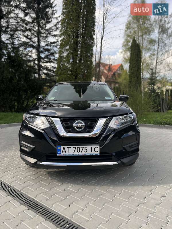 Позашляховик / Кросовер Nissan Rogue 2018 в Яремчі