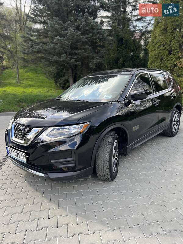 Позашляховик / Кросовер Nissan Rogue 2018 в Яремчі