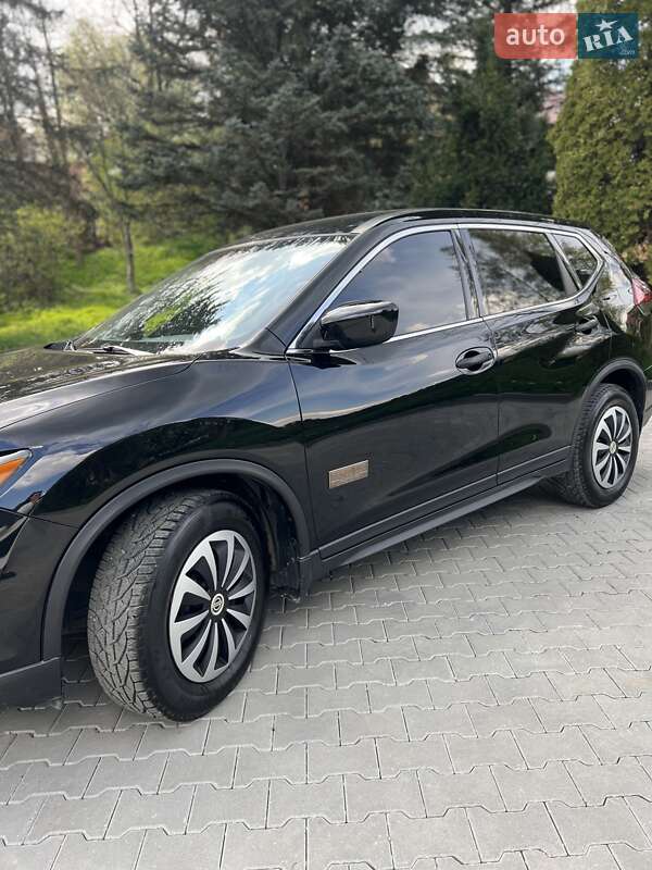 Позашляховик / Кросовер Nissan Rogue 2018 в Яремчі