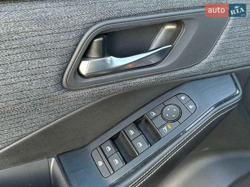 Внедорожник / Кроссовер Nissan Rogue 2021 в Харькове