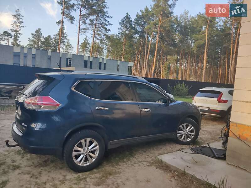 Внедорожник / Кроссовер Nissan Rogue 2016 в Киеве
