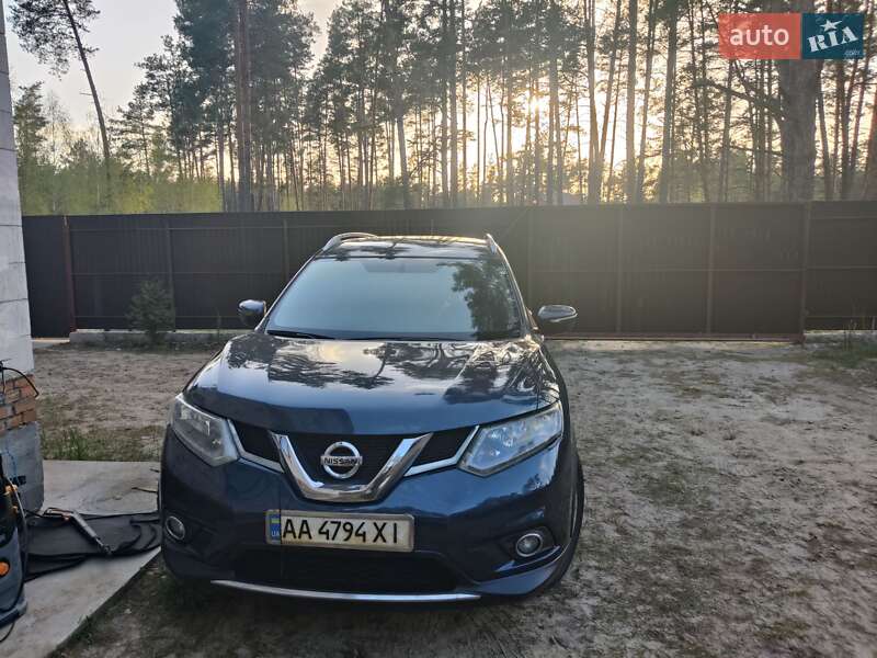 Внедорожник / Кроссовер Nissan Rogue 2016 в Киеве