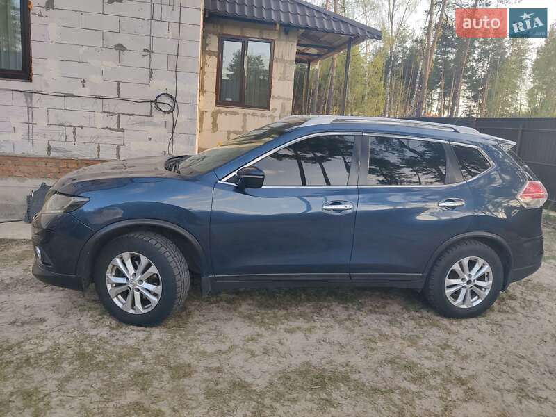 Внедорожник / Кроссовер Nissan Rogue 2016 в Киеве