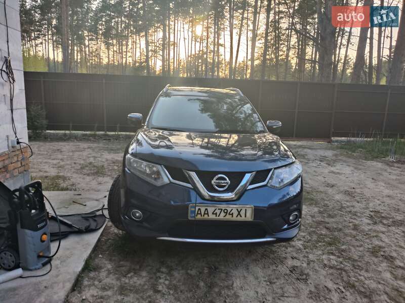 Внедорожник / Кроссовер Nissan Rogue 2016 в Киеве