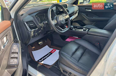 Внедорожник / Кроссовер Nissan Rogue 2023 в 