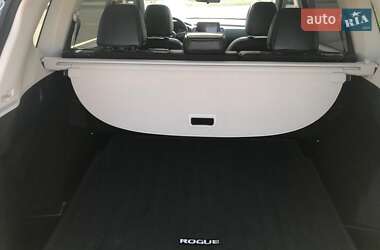 Позашляховик / Кросовер Nissan Rogue 2022 в 