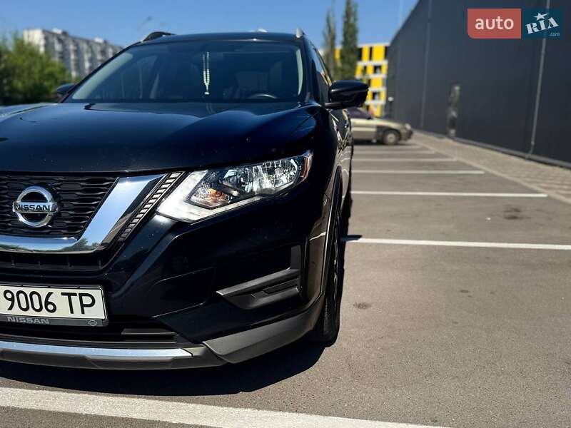 Внедорожник / Кроссовер Nissan Rogue 2016 в Киеве