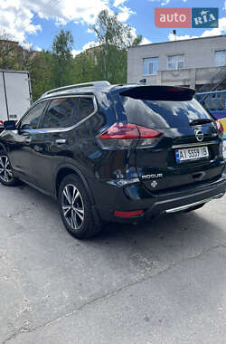 Внедорожник / Кроссовер Nissan Rogue 2018 в 