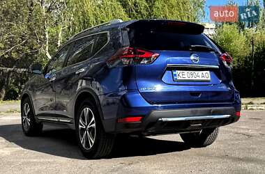 Внедорожник / Кроссовер Nissan Rogue 2017 в 