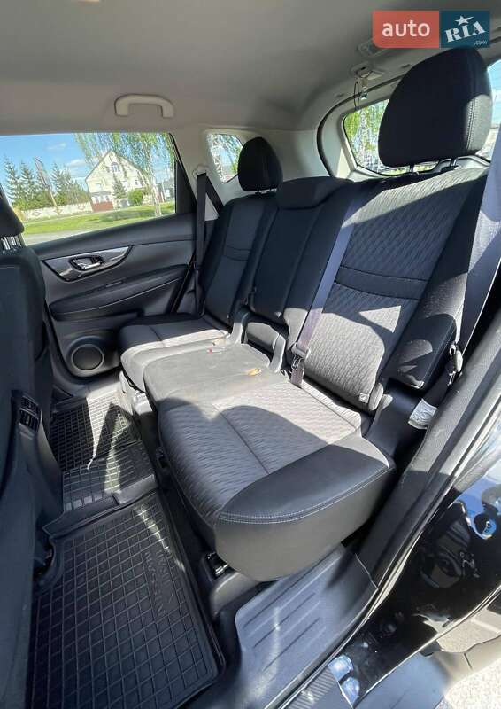 Внедорожник / Кроссовер Nissan Rogue 2017 в Киеве