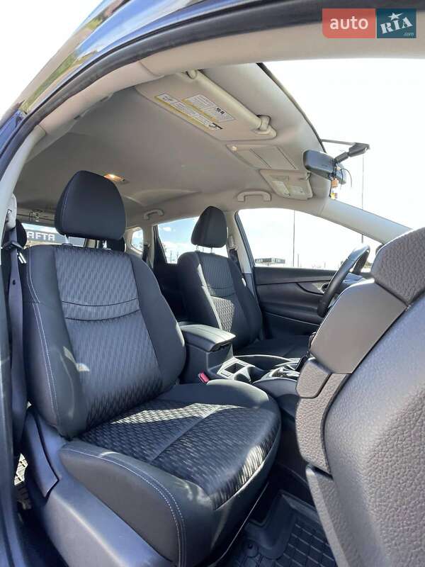 Внедорожник / Кроссовер Nissan Rogue 2017 в Киеве