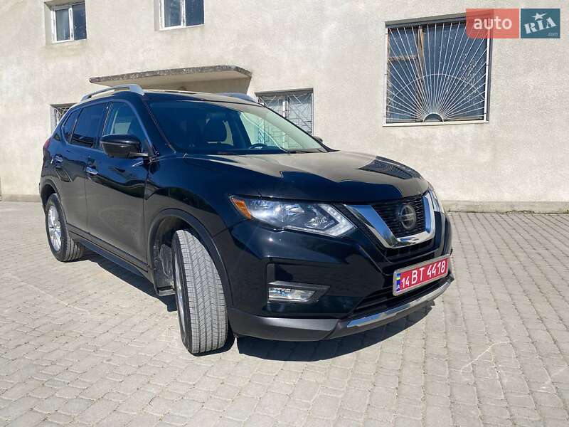 Позашляховик / Кросовер Nissan Rogue 2018 в Борщеві
