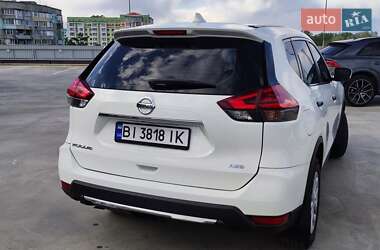 Позашляховик / Кросовер Nissan Rogue 2018 в 
