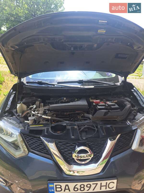 Внедорожник / Кроссовер Nissan Rogue 2014 в Александрие