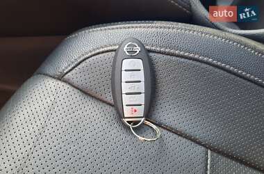Внедорожник / Кроссовер Nissan Rogue 2017 в 