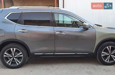 Внедорожник / Кроссовер Nissan Rogue 2017 в 